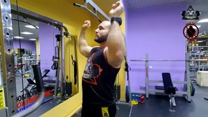 Как накачать спину? Подтягивания широким хватом. Качаем широчайшие мышцы спины!