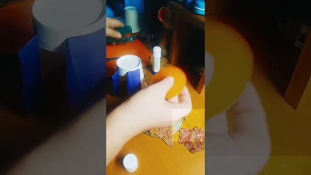 Мастерим вместе с детьми Домик из бумажного стаканчика смотреть онлайн