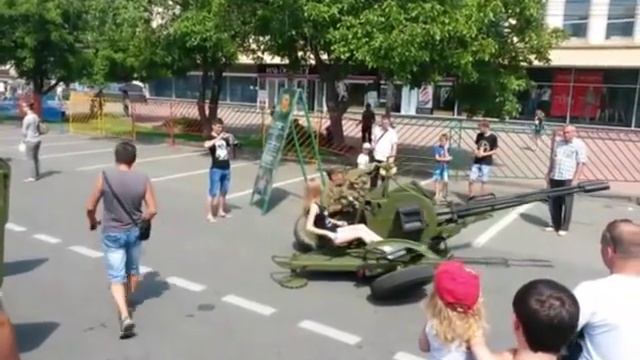 Демонстрация оружия. Юбилей 49-й армии смотреть онлайн