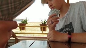 Игра в карты верю не верю с Денисом