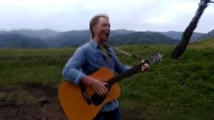 В полях под снегом и дождем