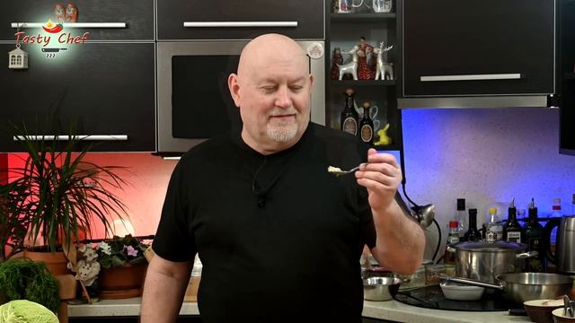 Что нужно к борщу? Паштет из шкварок с чесноком. Лучшее что может быть. Шеф Андрей знает как надо.