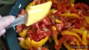 Жареные баклажаны с перцем помидором и соевым соусом