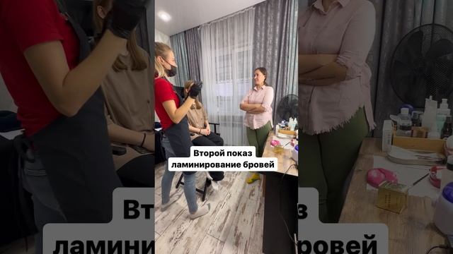 показ 2 модели смотреть онлайн