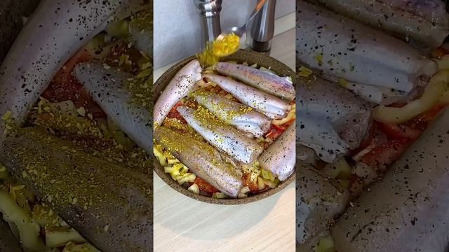 Рецепт сочного минтая с овощами на сковородке