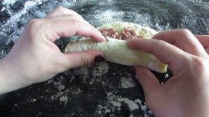 Картофельные рулетики с фаршем.Рулеты в духовке с мясом и сыром