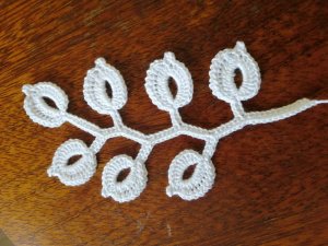 Веточка крючком для Ирландского кружева.