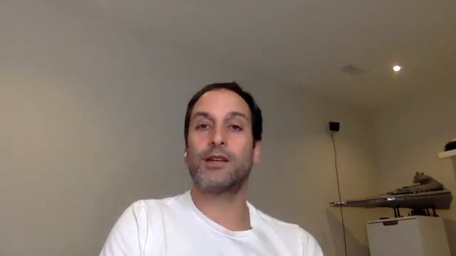 How Elan Lee Created and Sold 10 Million+ Copies of Exploding Kittens (the popular card game) смотреть онлайн