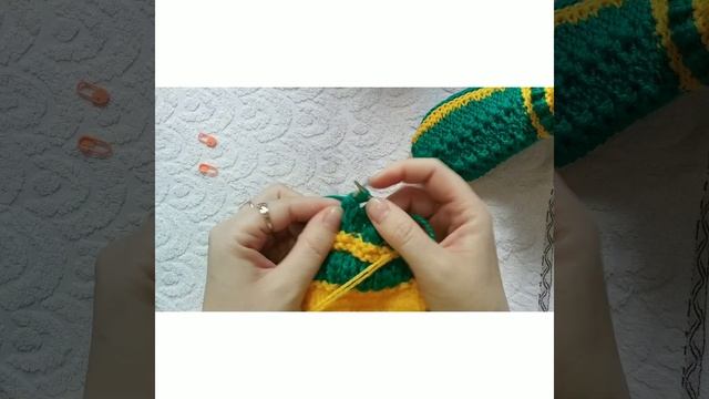 #носочки_на_двух_спицах Носочки спицами с ажурным мыском и без шва по подошве (р36-37)