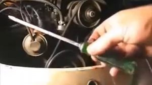 В моторе на ходу поменял ремень