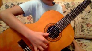 Простая мелодия на гитаре для начинающих на одной струне.