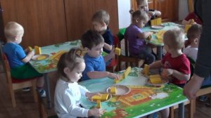 Занятие  по конструированию в ясельной группе