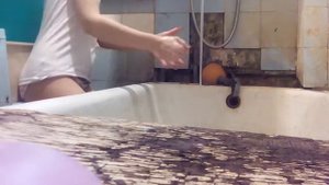 Как надо красится(прикол, и трусы это шорты если что)