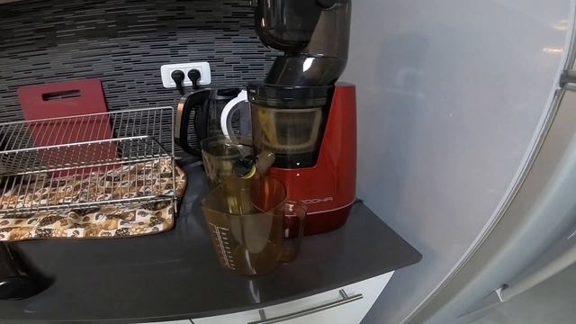ПРИЧИНЫ ПИТЬ СОК СЕЛЬДЕРЕЯ ПО УТРАМ
