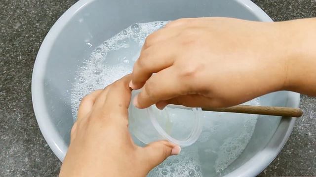 FAÇA UM LIMPA VIDRO MARAVILHOSO COM APENAS 2 INGREDIENTES SUPER FÁCIL E ECONOMICO/IDEAL PARA A VEND смотреть онлайн