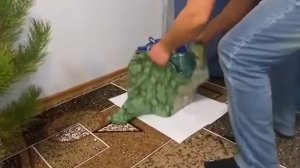 Как сделать устойчивую подставку под ёлку за минуту своими руками