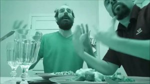 LES NOUVEAUX DÉGUSTATEURS - La soirée grecque (Греческая вечеринка)