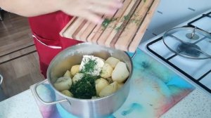 Вкусная ватрушка с картошкой.