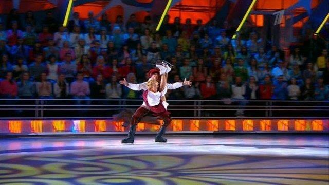 Маруся Зыкова и Роман Костомаров. Выступление. Фрагмент выпуска от 01.12.2013