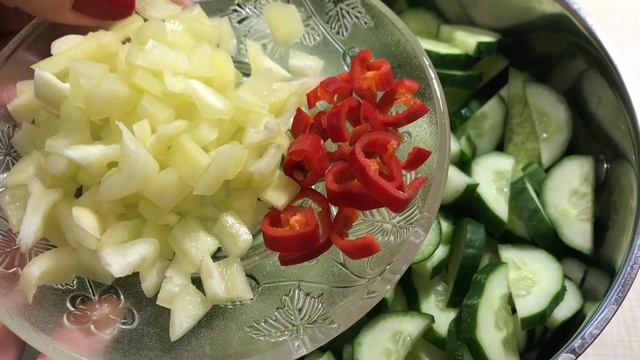 Огурцы в заливке из Краснодарского соуса