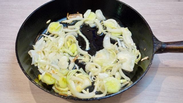 Пирог с тунцом и луком-порей