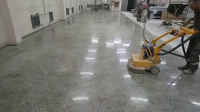 Шлифовка и полировка бетонного пола