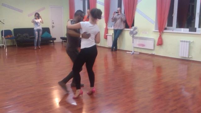 Эдельмиро, Бачата (старшая группа) в Mambo GROUP смотреть онлайн