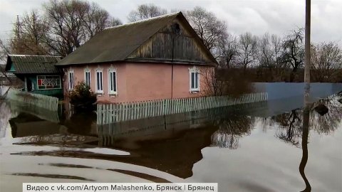 В Брянске из-за паводка ввели режим ЧС