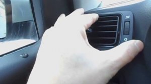 "Снятие дефлектора обдува боковых стекол на фольксваген-поло