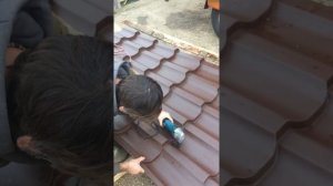 Чем резать металлочерепицу
