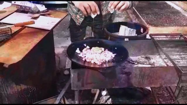 ЯИЧНИЦА С ДЫМКОМ НА САДЖЕ ОТ МАСТЕРА! КАК ПРИГОТОВИТЬ ЯИЧНИЦУ ЛЕГКО И ПРОСТО!