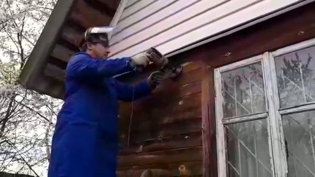 Ошкуривание фасада из блок-хауса. Часть 1 смотреть онлайн