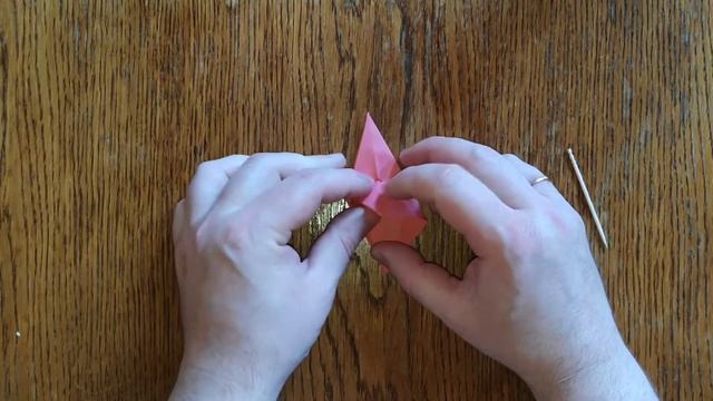 Как сделать из квадратного листа бумаги, прыгающее оригами "Паук". How to make origami "Spider". смотреть онлайн