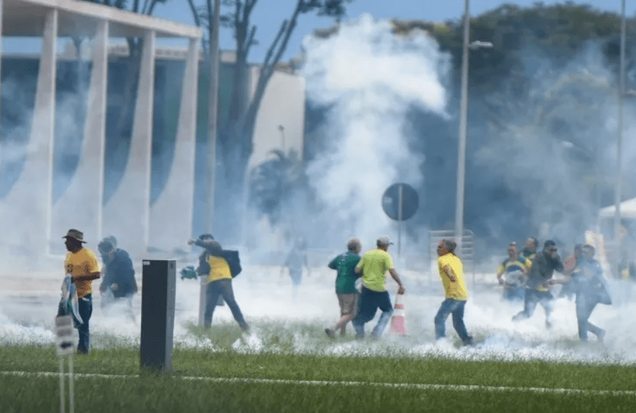 Как Бразилия превратилась из страны карнавалов в страну протестов