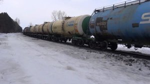 Тепловоз 2ТЭ10У-0398 с грузовым поездом