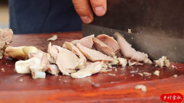 Pig Tongue Heart Intestines Tripe and Kidneys Stewed Together in Huge Pot!  Uncle Rural Gourme