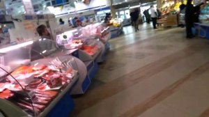 Обзор  центрального  рынка Хабаровска, головка чеснока 150 рублей , цены на мясо, сало, рыбу, икру.