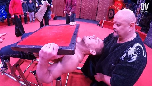 Переехала машина! Смертельный номер или трюк?! смотреть онлайн