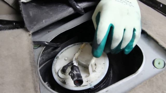 How to Install Fuel Pump E2291M in a 2001- 2004 Ford Escape смотреть онлайн