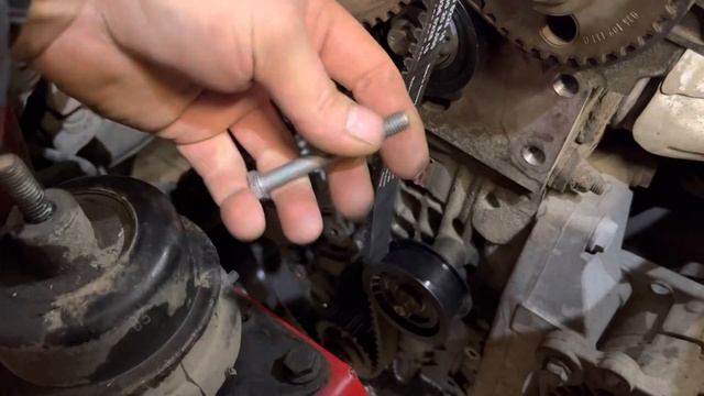 Škoda Roomster,замена к-т ремня грм,не без изъян ??? смотреть онлайн