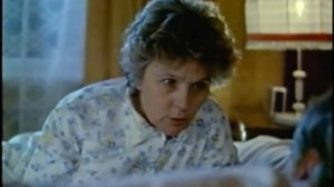 Чьи у ребенка глаза, уши, нос — Женатый холостяк 1982