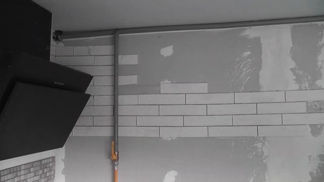 МОНТАЖ ИСКУССТВЕННОГО КАМНЯ. ФИНАЛ С ОТДЕЛКОЙ СТЕН КУХНИ. смотреть онлайн