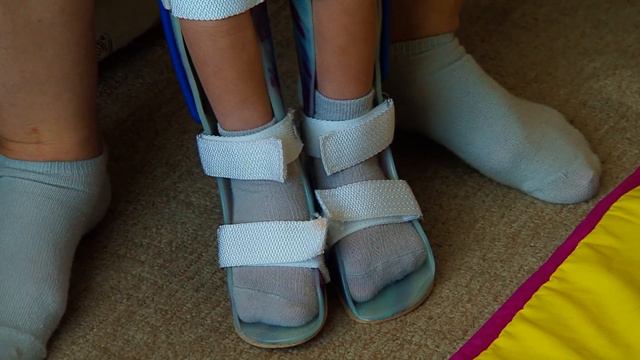 «Седьмой лепесток»: ДЦП и эпилепсия мешают маленькому Лёше полноценно развиваться смотреть онлайн