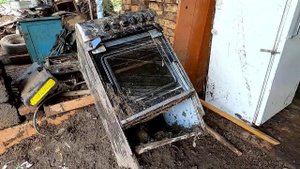 В Свердловской области после сильнейшего наводнени...ачивать компенсации жителям города Нижние Серги