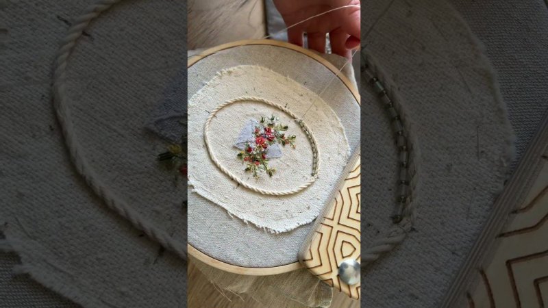 #embroidery #вышивка #embroiderytutorial #handmade #diy #embroideryflowers #beads #beadsembroidery