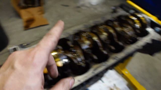 INSIDE A 230,000 MILE Toyota Land Cruiser Engine | 1FZ-FE Rebuild - CRACKED BLOCK! смотреть онлайн