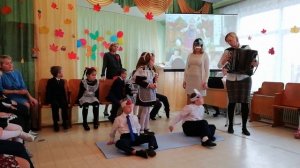 Песня-сценка "Жили у бабуси, два весёлых гуся!" на празднике осени.