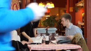 ПРАНК: Как вынести мозг официанту ? (feat Тройбан Шоу)