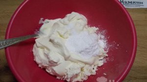 Торт без выпечки из печенья с орехами, рикоттой и сухофруктами
