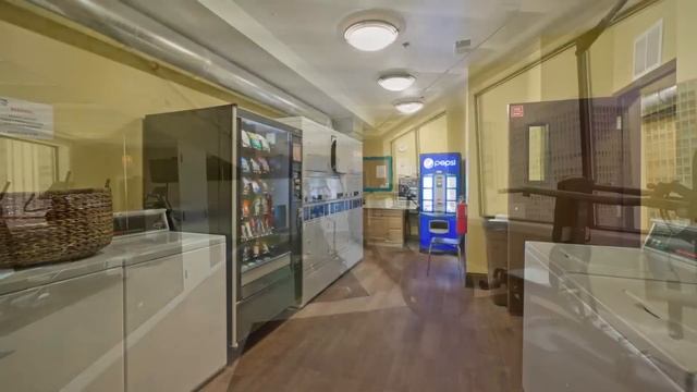 211 E. Delaware - Chicago Apartment Tour - BJB Properties смотреть онлайн